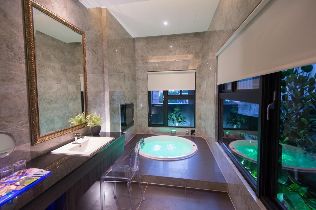 J Moon Villa Motel Taipei Extérieur photo
